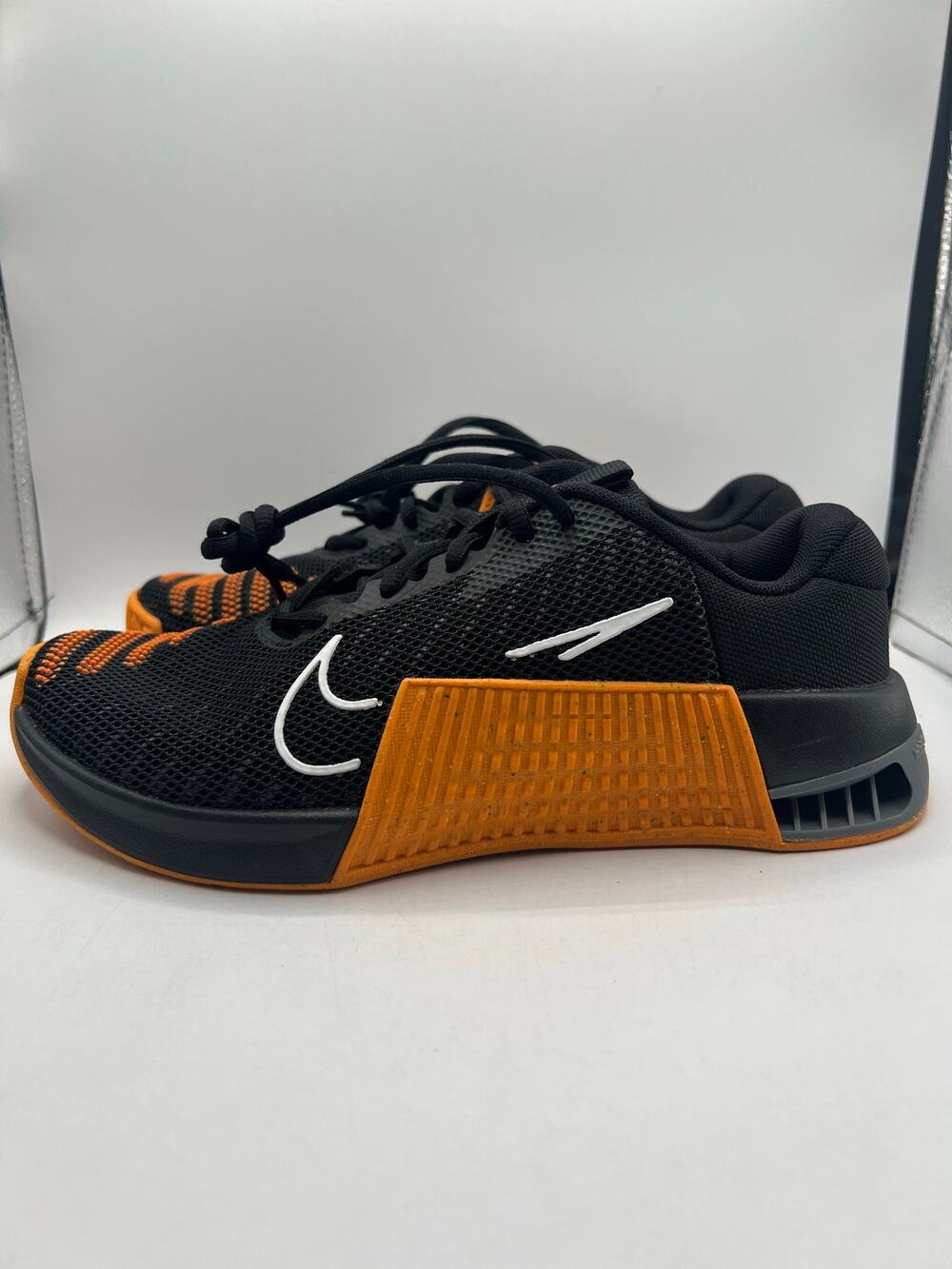 Nike Metcon 9 TB ‘Black Cosmic Orange’ size 5.5 mens/7 womens
